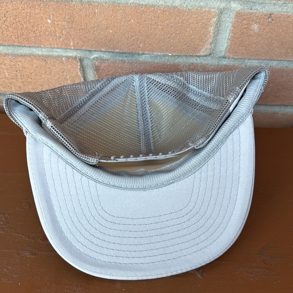 Vintage Spud Mackenzie Snapback / Trucker Style / 80s / 90s / Las Vegas - Picture 5 of 7